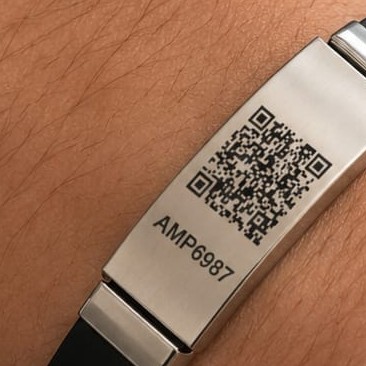 Pulsera Amparo con QR grabado con láser